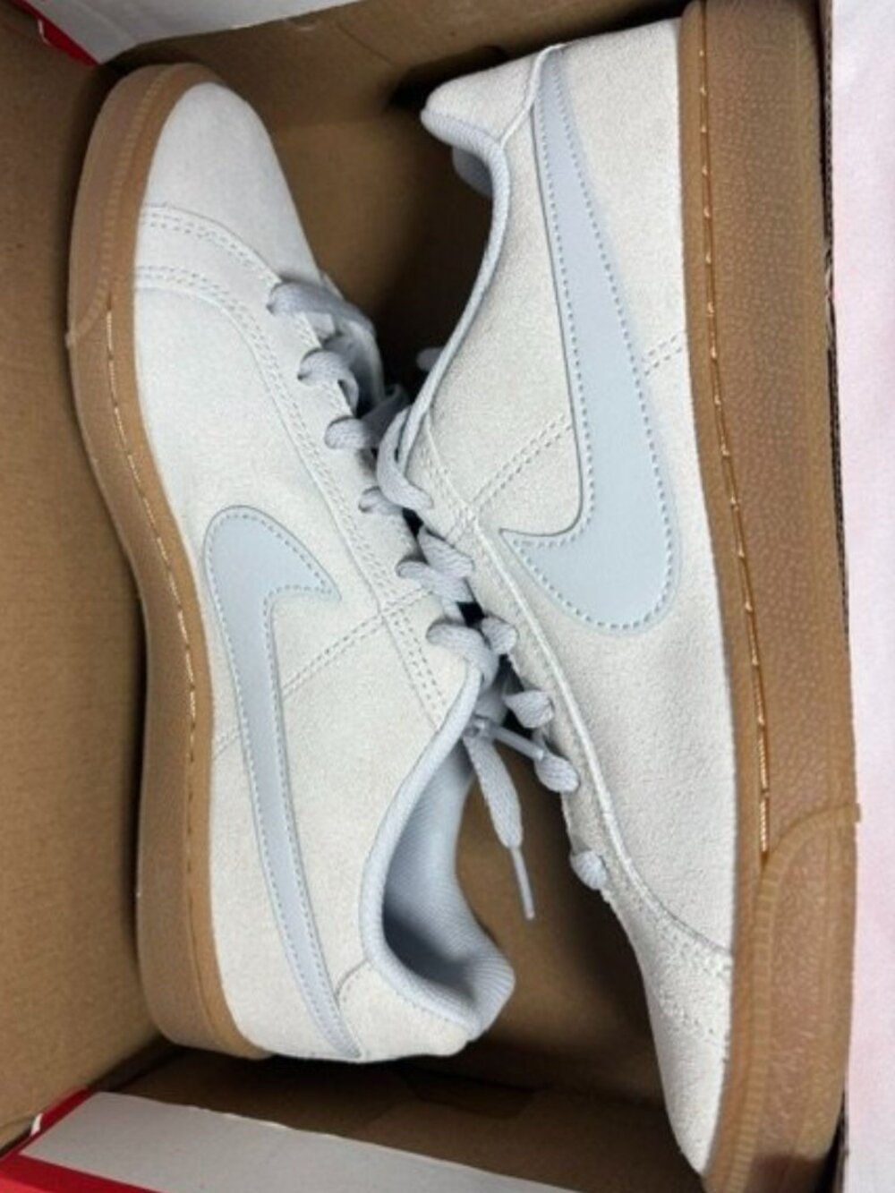 NEW-NEVER WORN! NIKE WOMENS 7 - Picture 3 of 12
